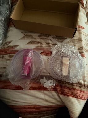 2 brand new 30oz tumbler lids with straws